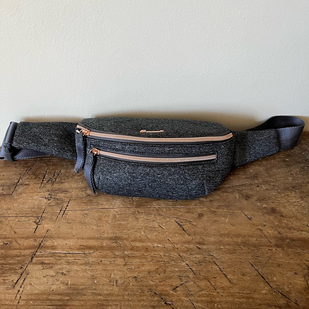 Stella & Dot Gray Cross Body Belt Bag with Gold Zippers